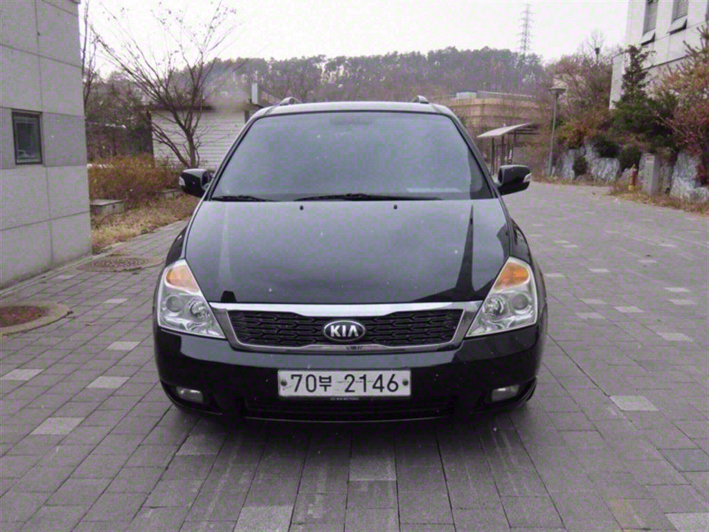Kia Carnival R 11 seats GLX Premium