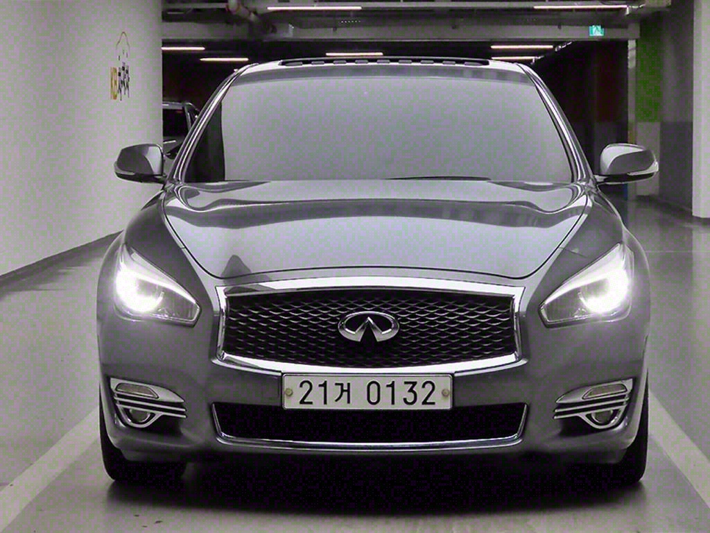 Infiniti Q70 3.7