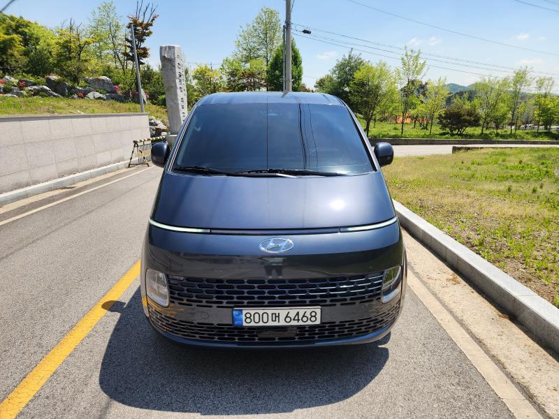 Hyundai Staria 3.5 LPG Cargo 5 seats Modern