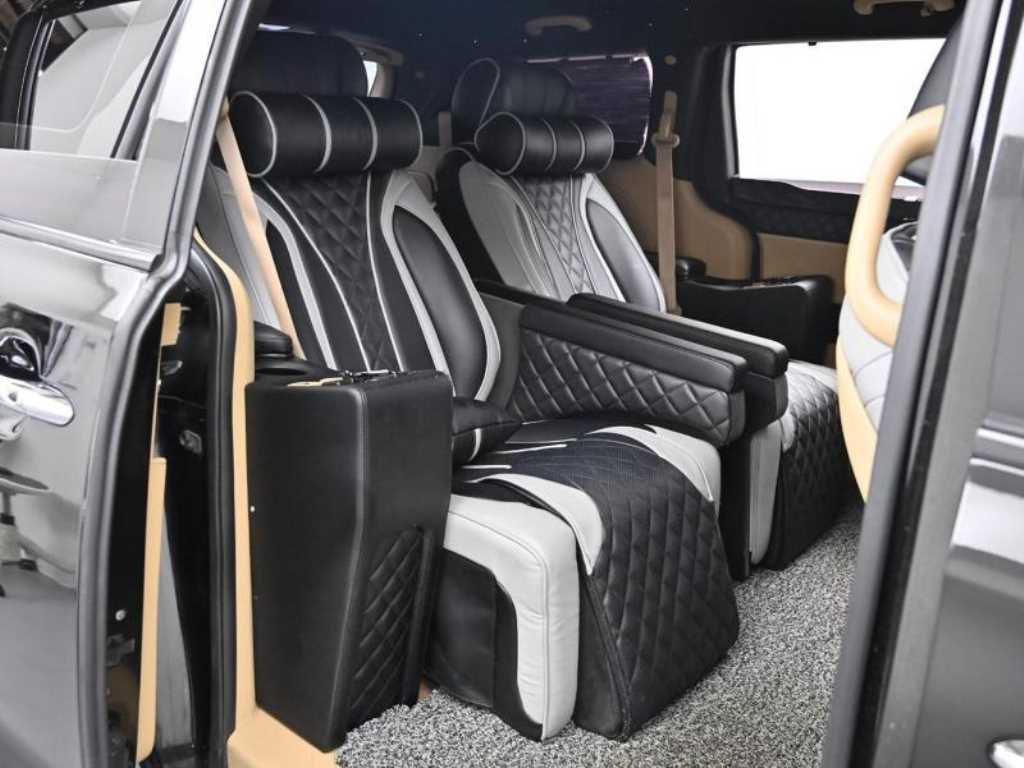 Kia Carnival 9 seats Noblesse Special