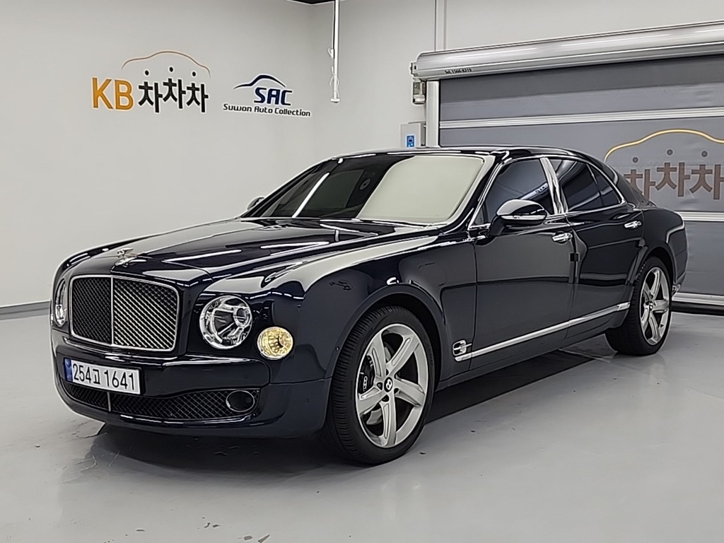 Bentley Myulsan Myulsan 6.8 V8 Seupideu