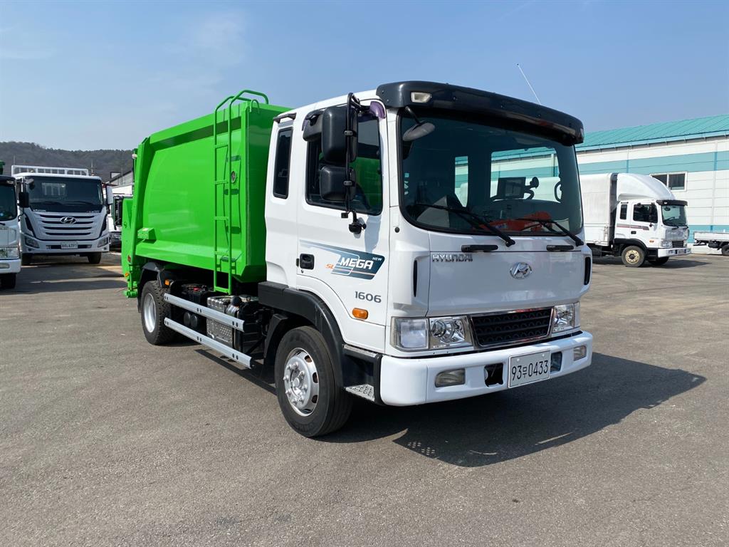 Hyundai Mega Truck