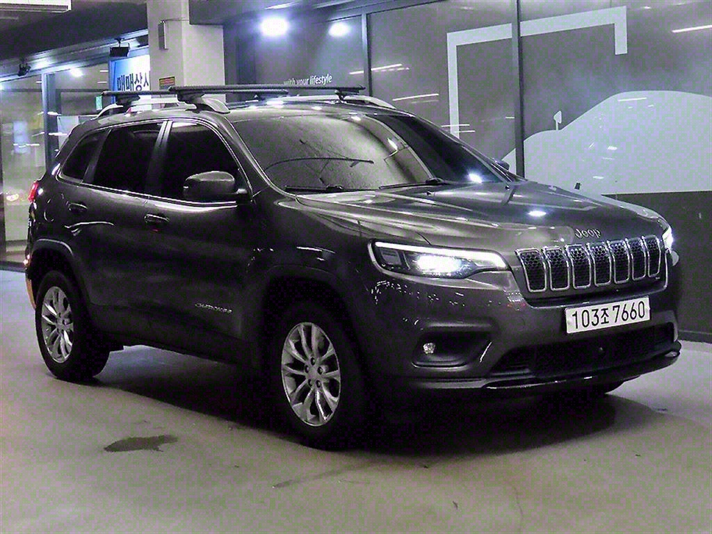 Jeep Cherokee 2.4 AWD Ronjityudeu Hai