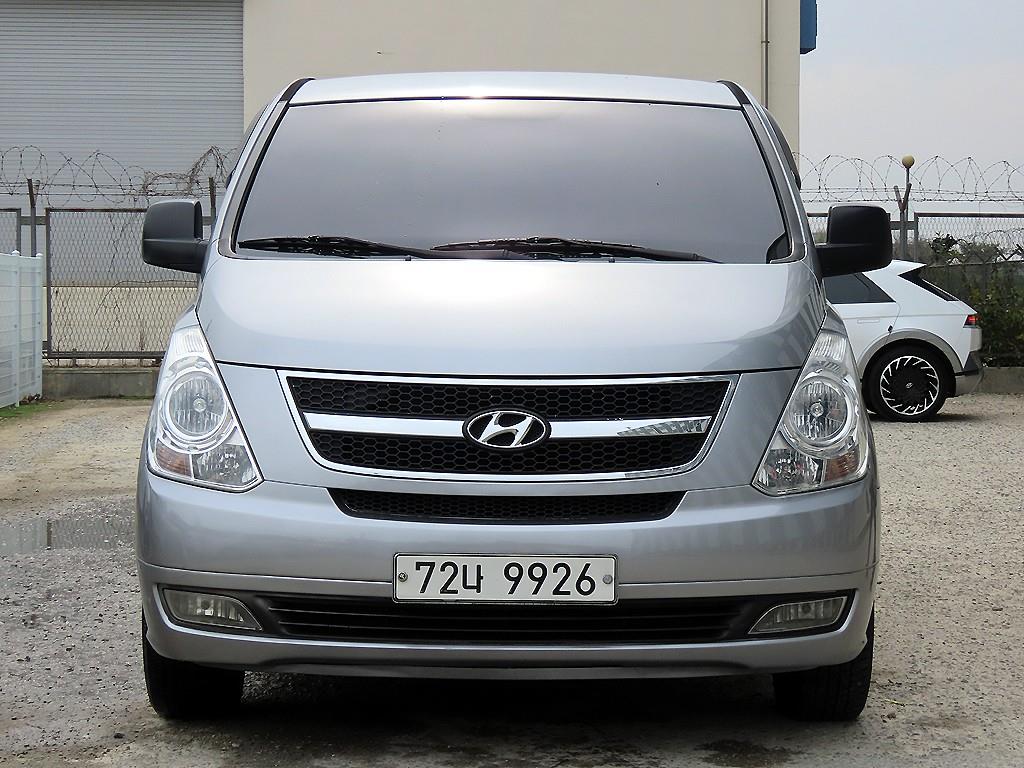 Hyundai Grand Starex 12 seats CVX Premium