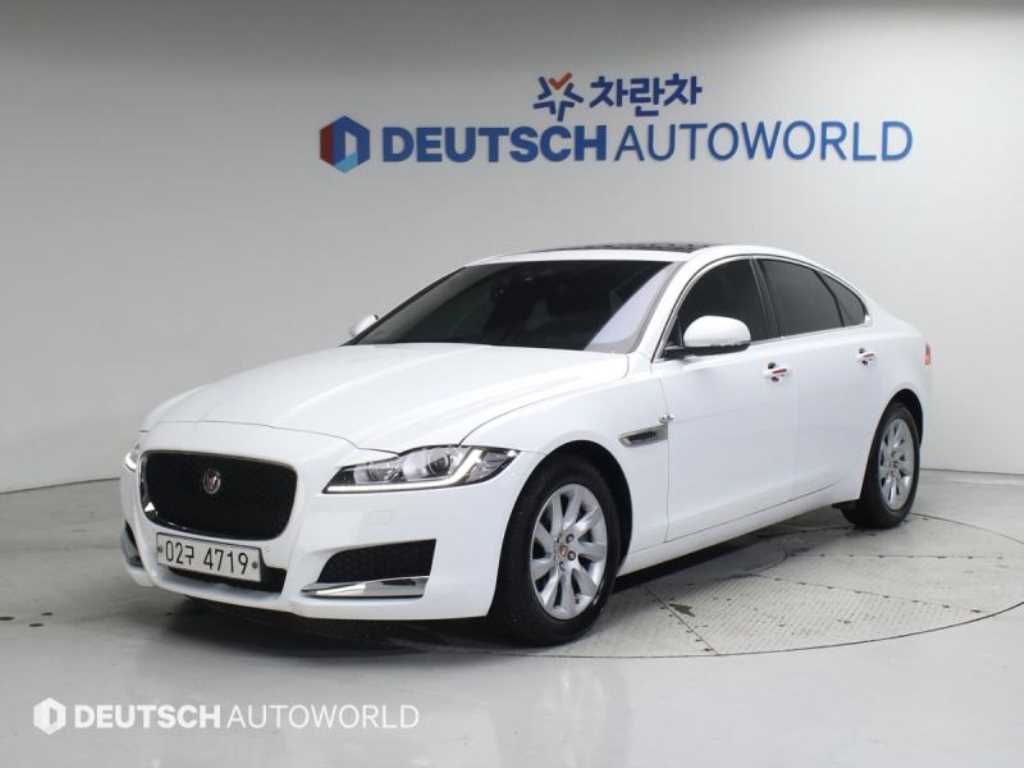Jaguar XF 2.0 25t Prestige