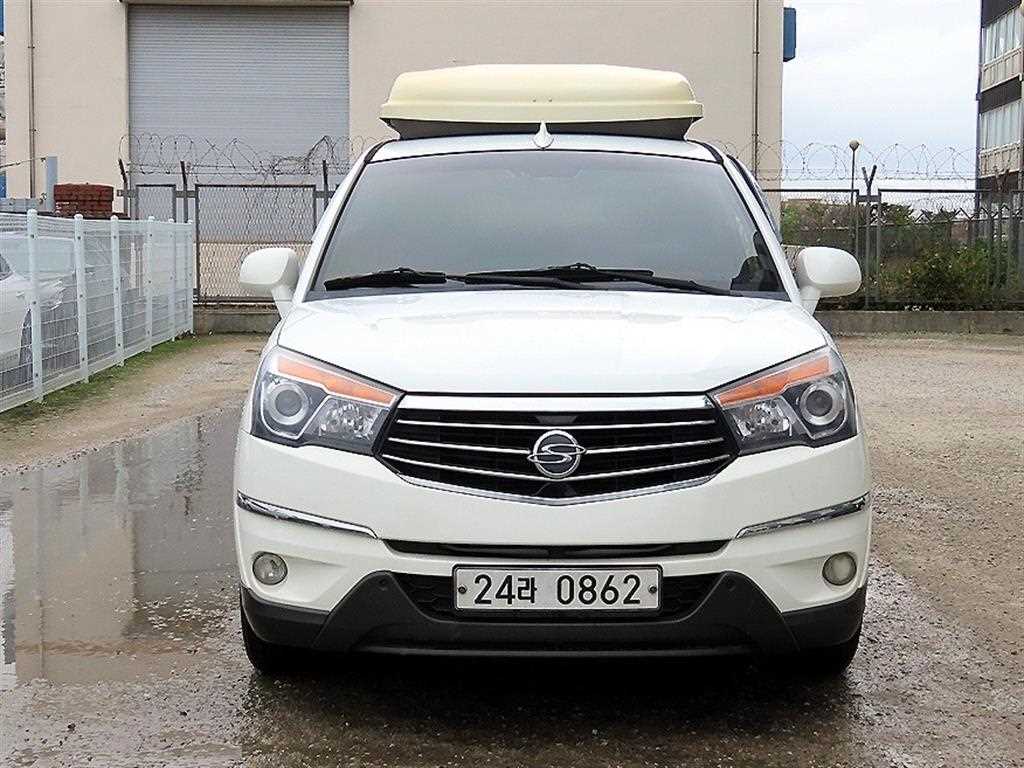 KG모빌리티(쌍용) Korando Turismo Autdoeo 9 seats 4WD
