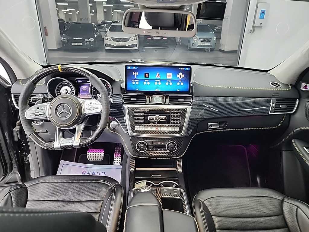 벤츠 Mkeulraeseu Mkeulraeseu ML63 AMG