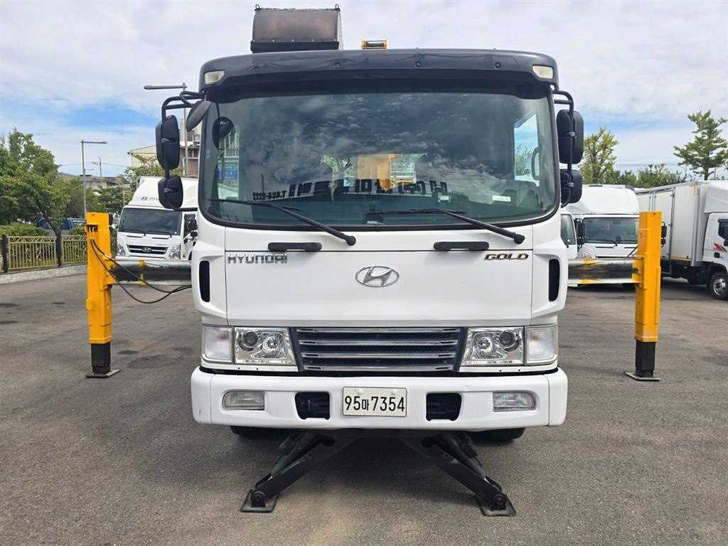 현대 Mega Truck 4.5т Урт бие