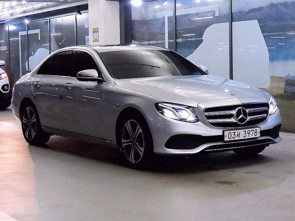 Mercedes-Benz E-Class E220d Avantgarde