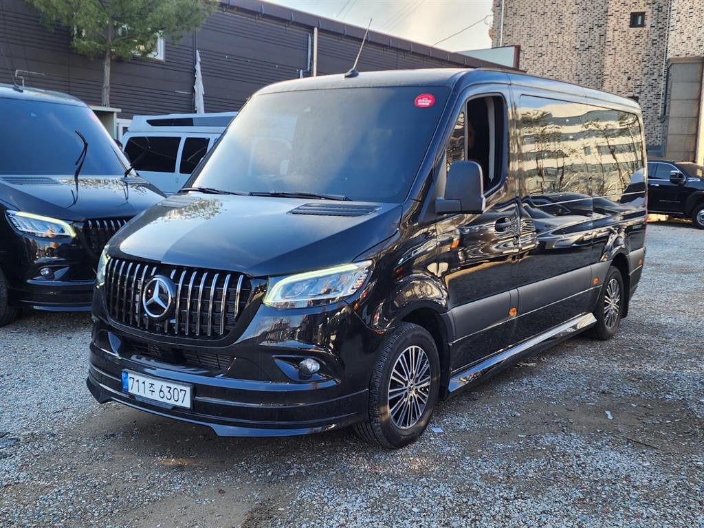 Mercedes-Benz Sprinter 319 CDI Yuroseuta VIP