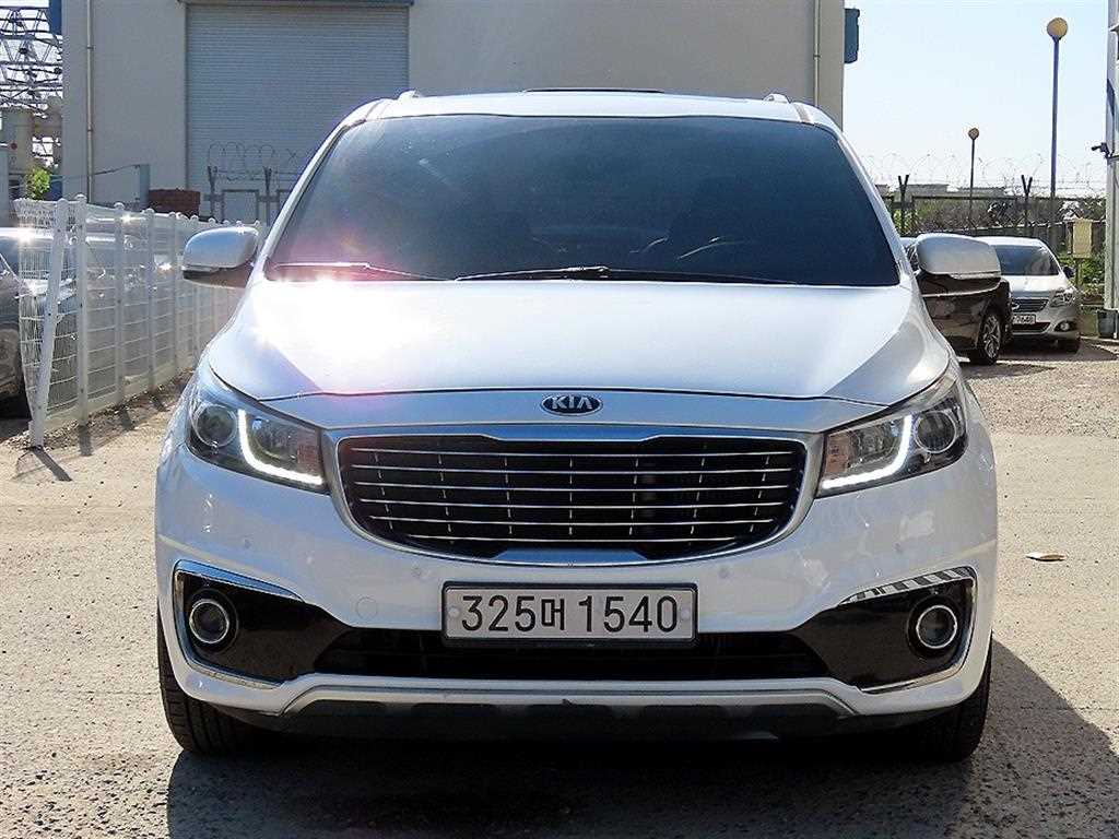 Kia Carnival 9 seats Prestige