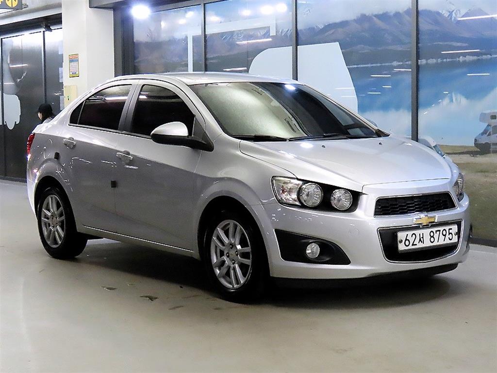 Chevrolet Aveo 4 door 1.6 LS