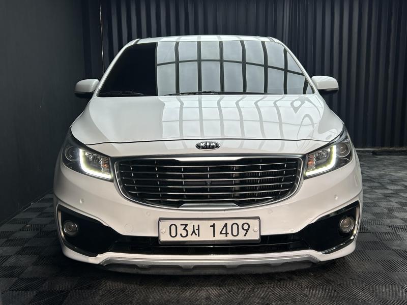 Kia Carnival 9 seats Noblesse Special