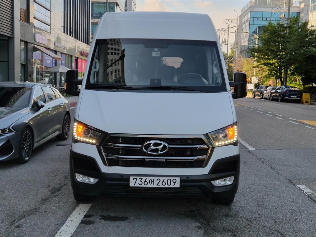 Hyundai Ssolrati Ssolrati 15 суудал Luxury