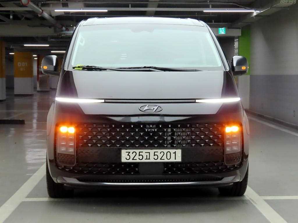Hyundai Staria 2.2 Raunji 7 seats 4WD Inspiration