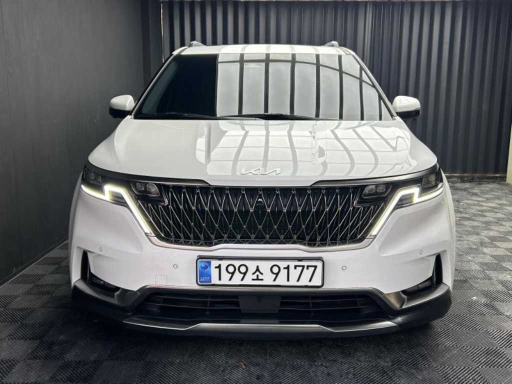 Kia Carnival 9 seats Signature