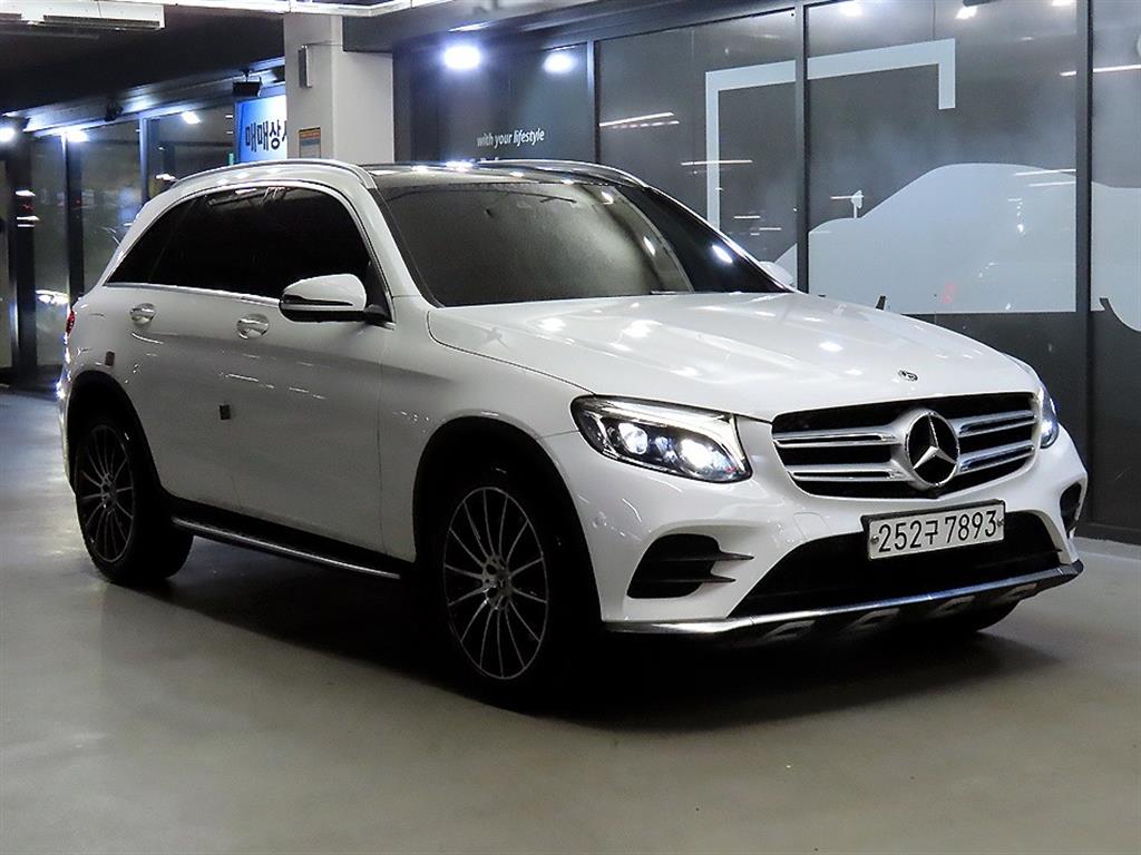 Mercedes-Benz GLC 300 4Maetik AMG Line