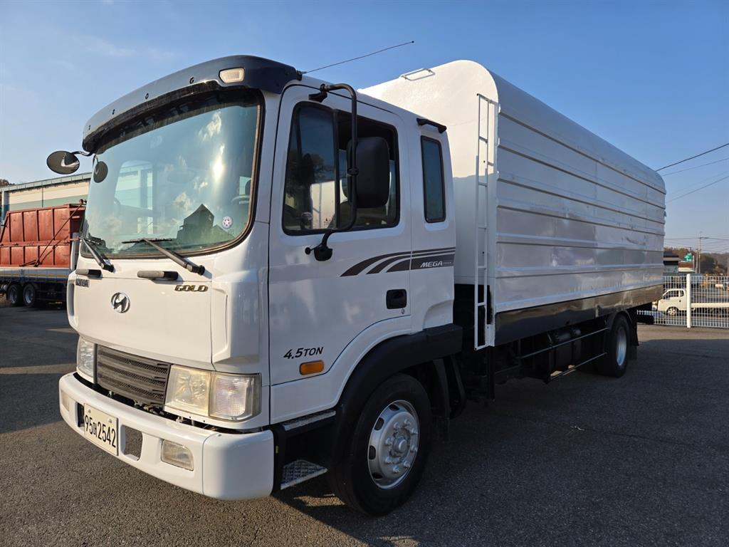 현대 Mega Truck 4.5т Урт бие