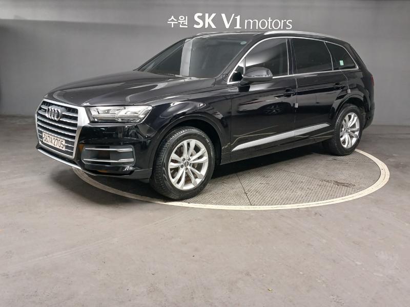 아우디 Q7 45 TFSI Quattro