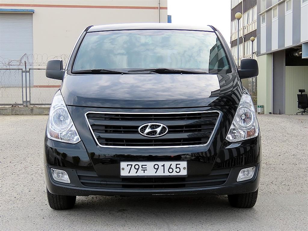 Hyundai Grand Starex 11 seats Smart