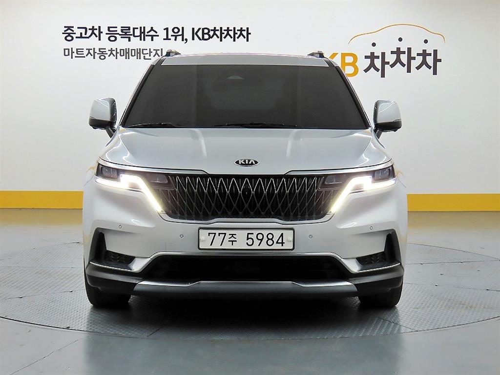Kia Carnival 11 seats Signature
