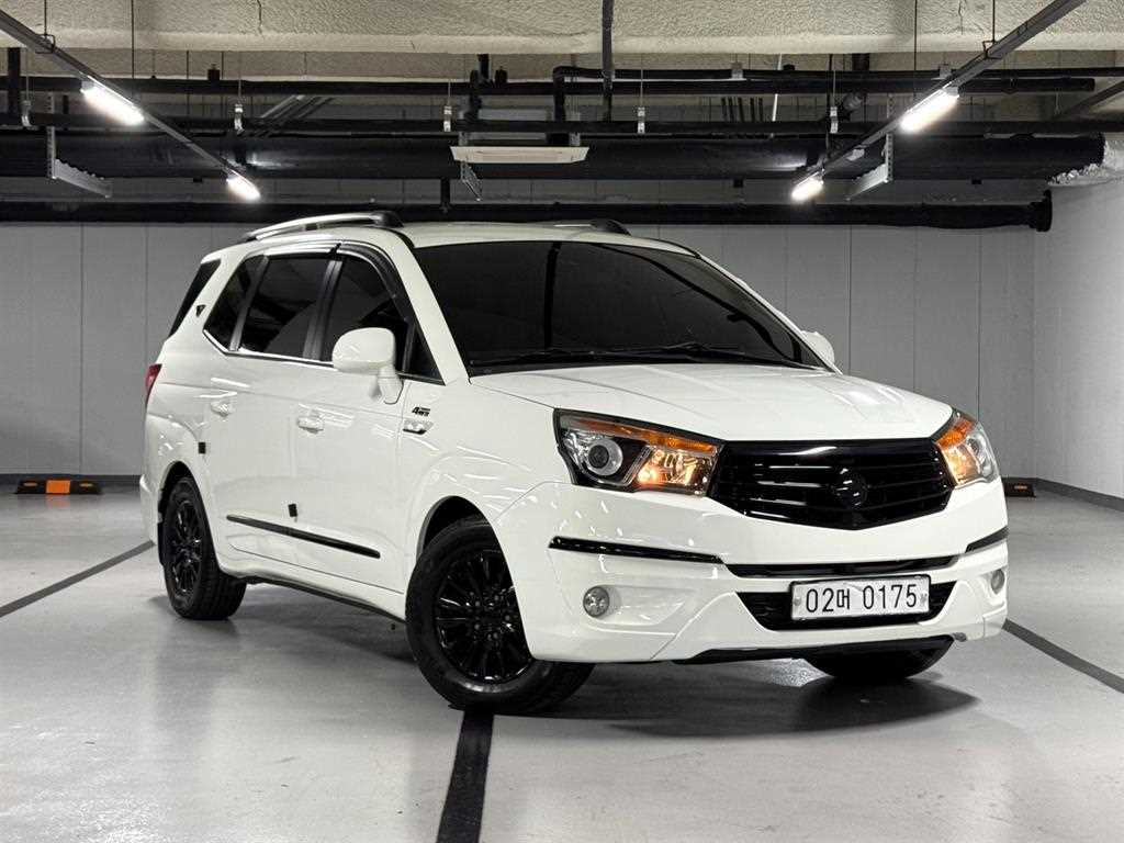 KG모빌리티(쌍용) Korando Turismo 2.2 4WD 9 seats TX