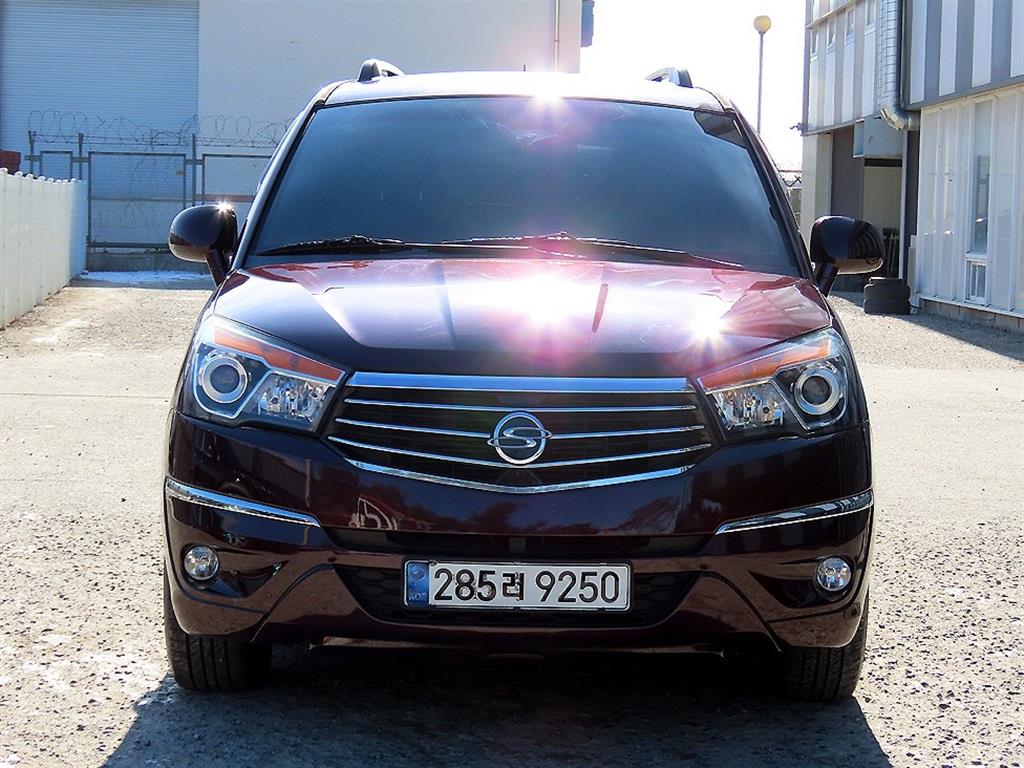 KGM Korando Turismo Autdoeo 9 seats 4WD