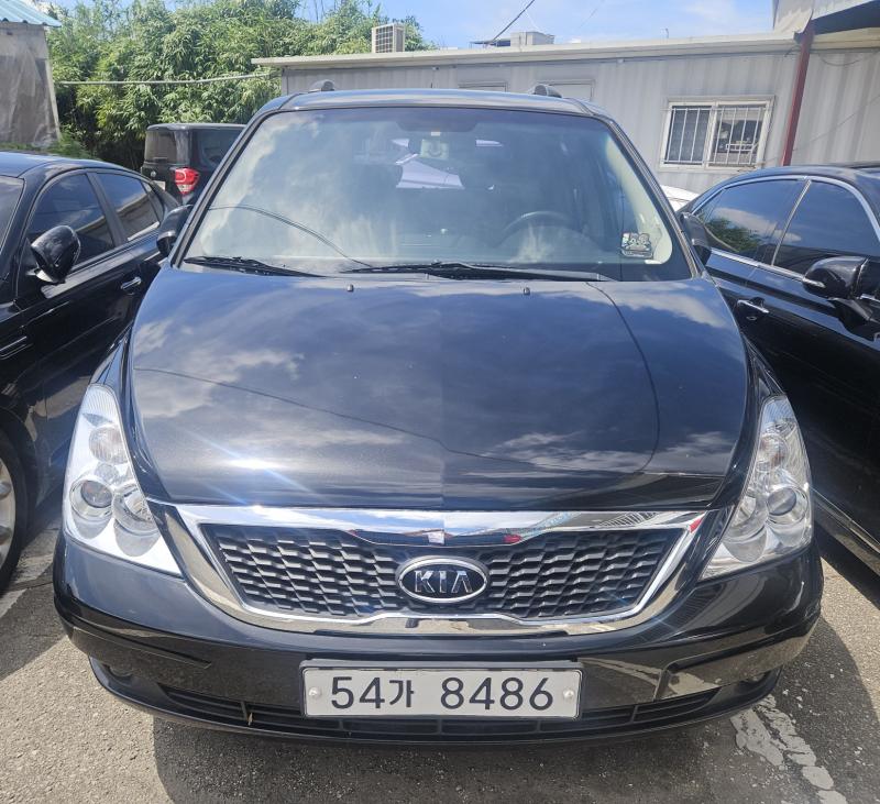 Kia Carnival R 9 seats GLX Choegogeuphyeong