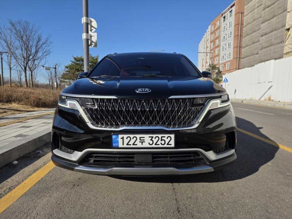 Kia Carnival 9 seats Prestige