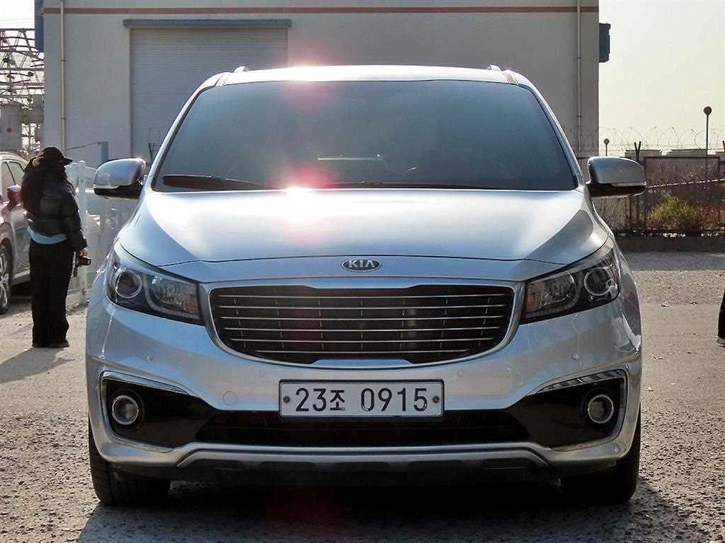 Kia Carnival 9 seats Noblesse