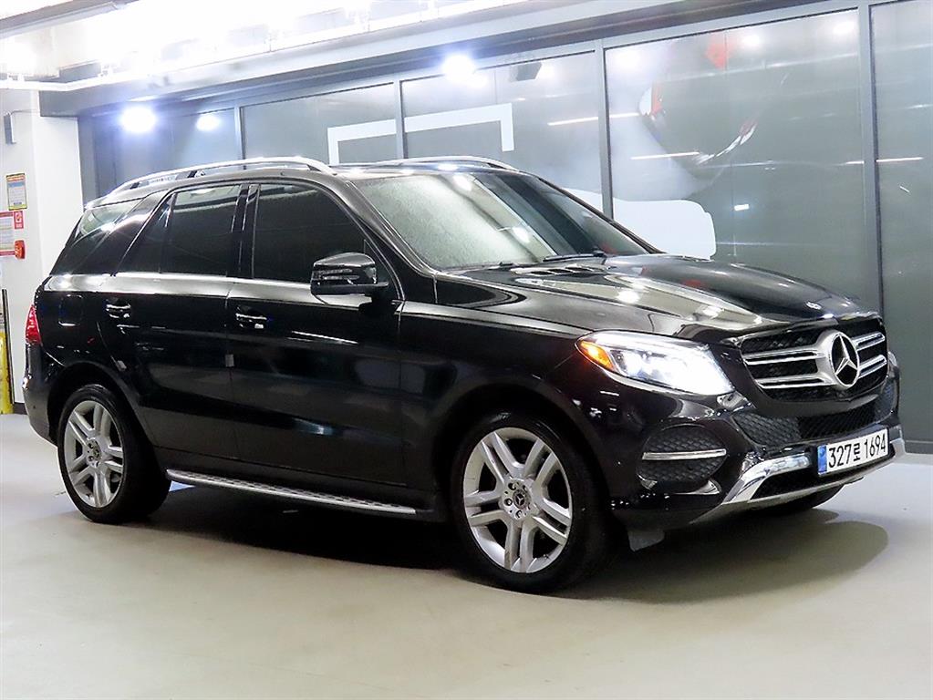 벤츠 GLE 350d 4Maetik