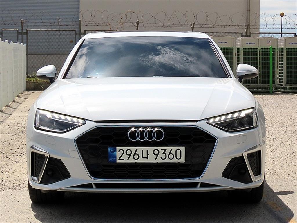 아우디 A4 40 TFSI Premium
