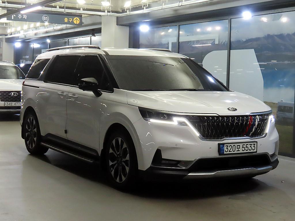 Kia Carnival 7 seats Signature