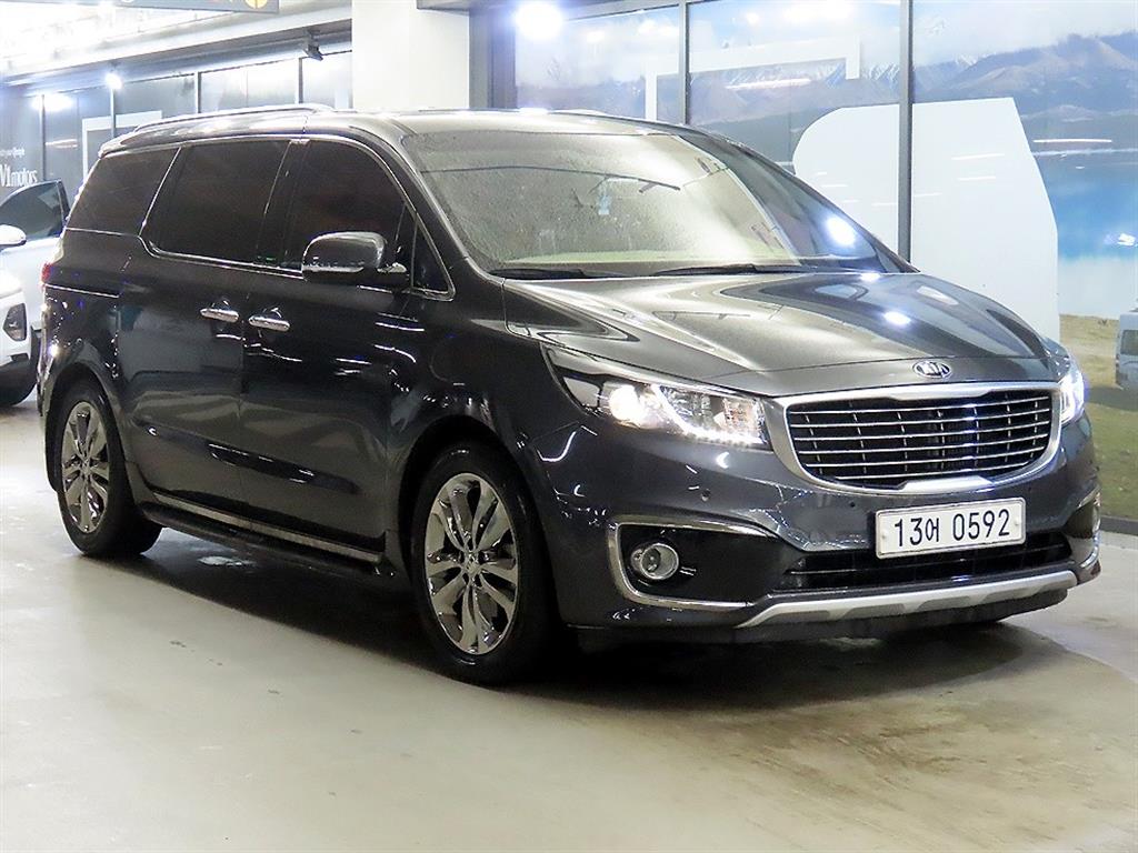 Kia Carnival 9 seats Prestige