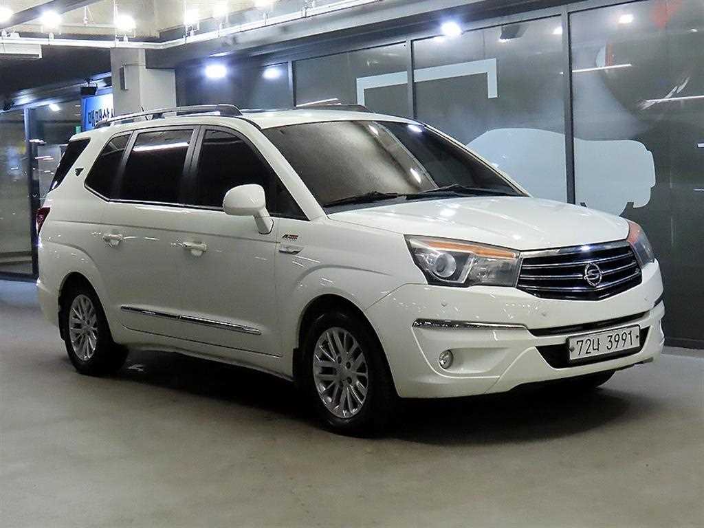 KGM Korando Turismo 2.0 4WD 11 seats GT