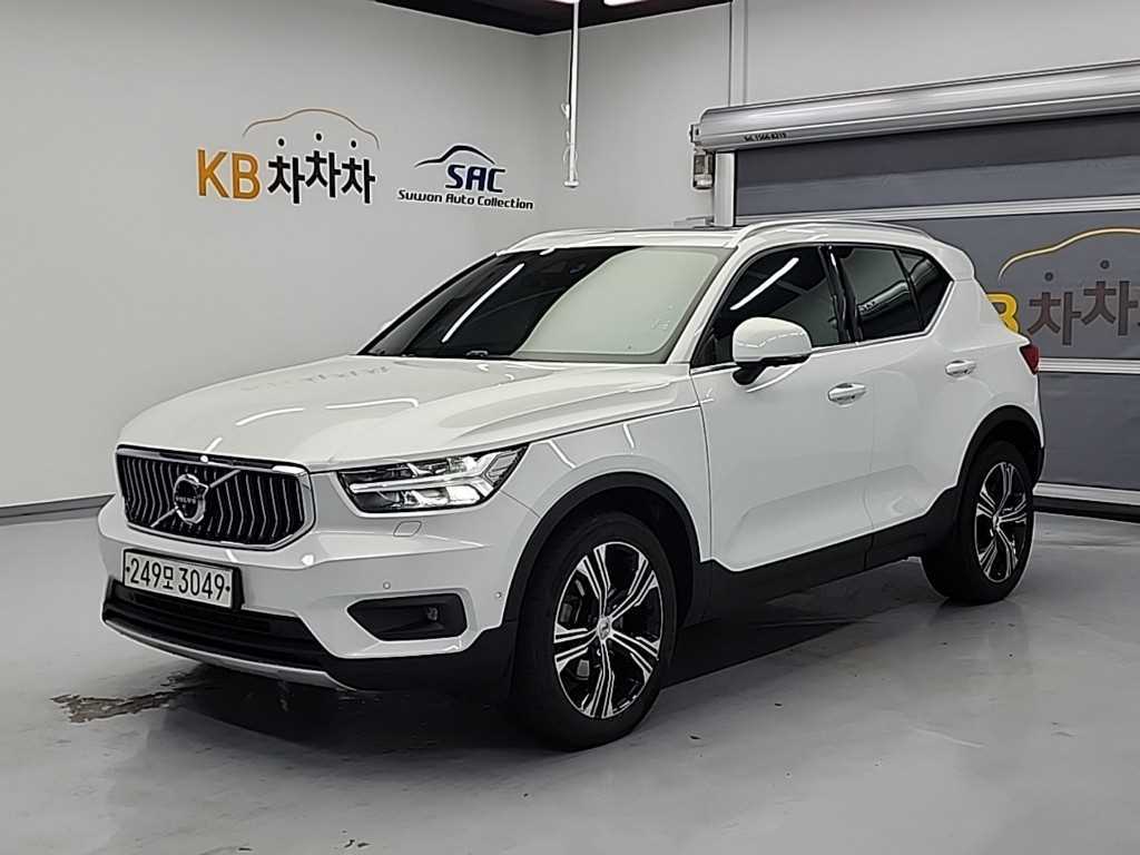 볼보 XC40 2.0 T4 AWD Inseukeuripsyeon