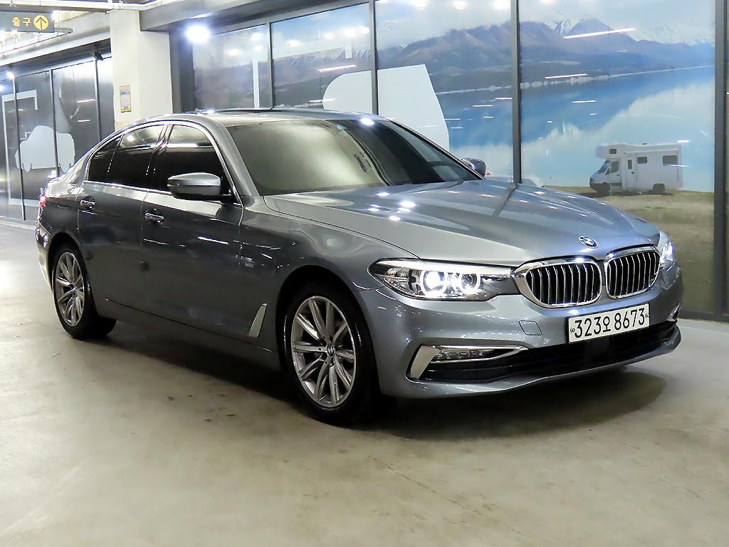 BMW 5 Series 520i Luxury
