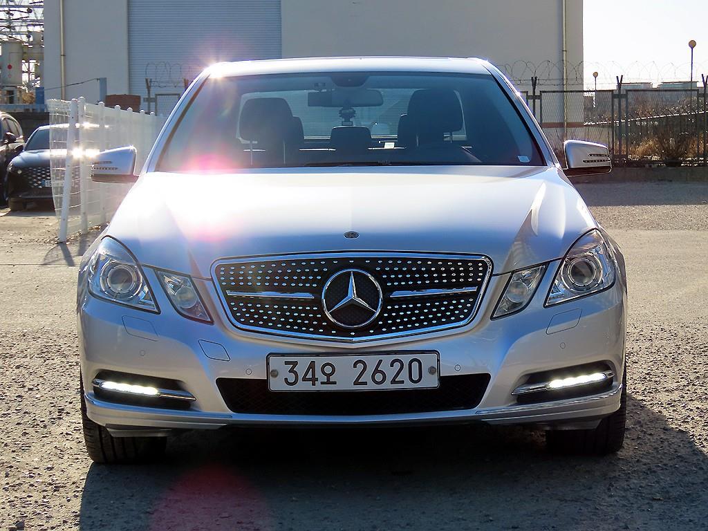 Mercedes-Benz E-Class E300 Elegance