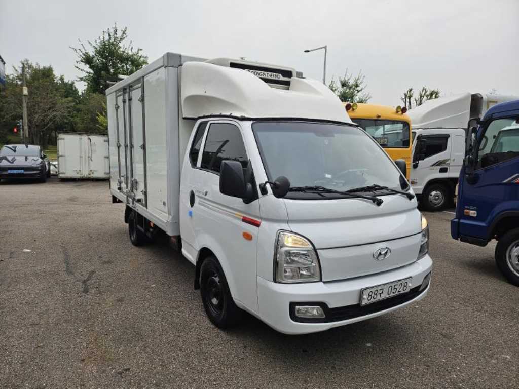 Hyundai Porter II Refrigerated Super Cab Twin Comp