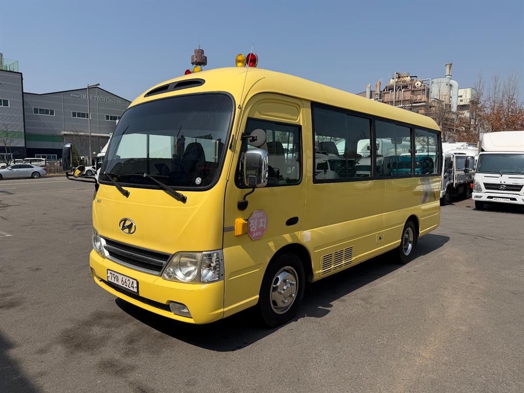 현대 County E-Kaunti 25 인승 Pyojunhyeong STD Jagayong