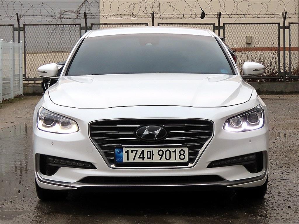 Hyundai Grandeur Hybrid 2.4 HEV Premium