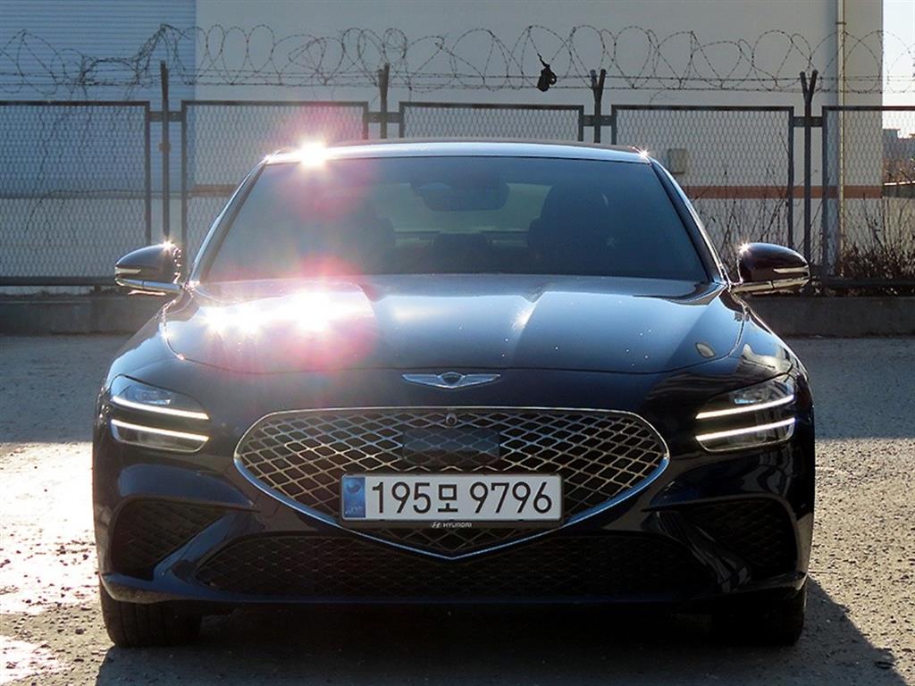 Genesis G70 2.0T AWD