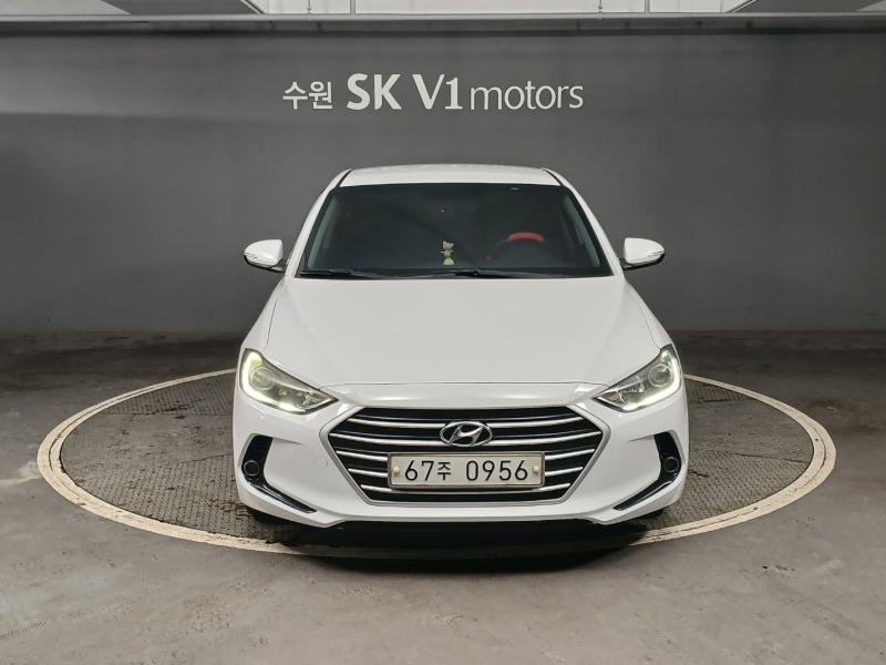 Hyundai Avante 1.6 GDi Smart Special