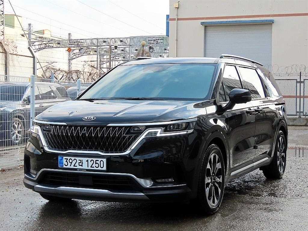 Kia Carnival 9 seats Signature