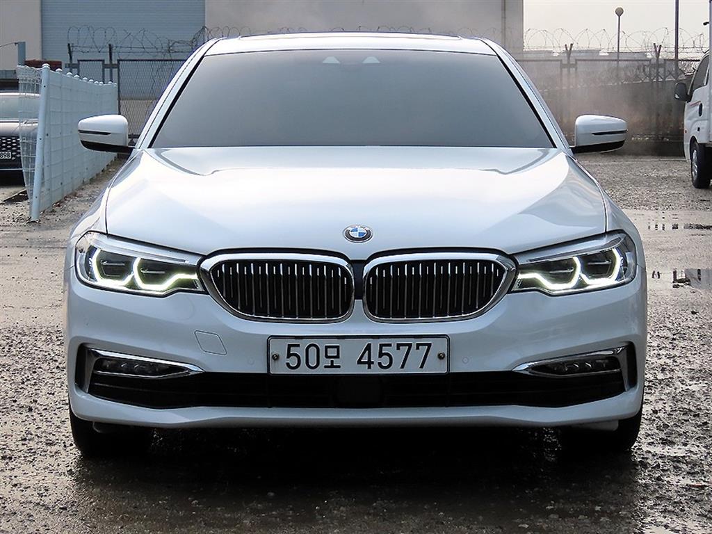 BMW 5시리즈 530i xDrive Luxury Plus