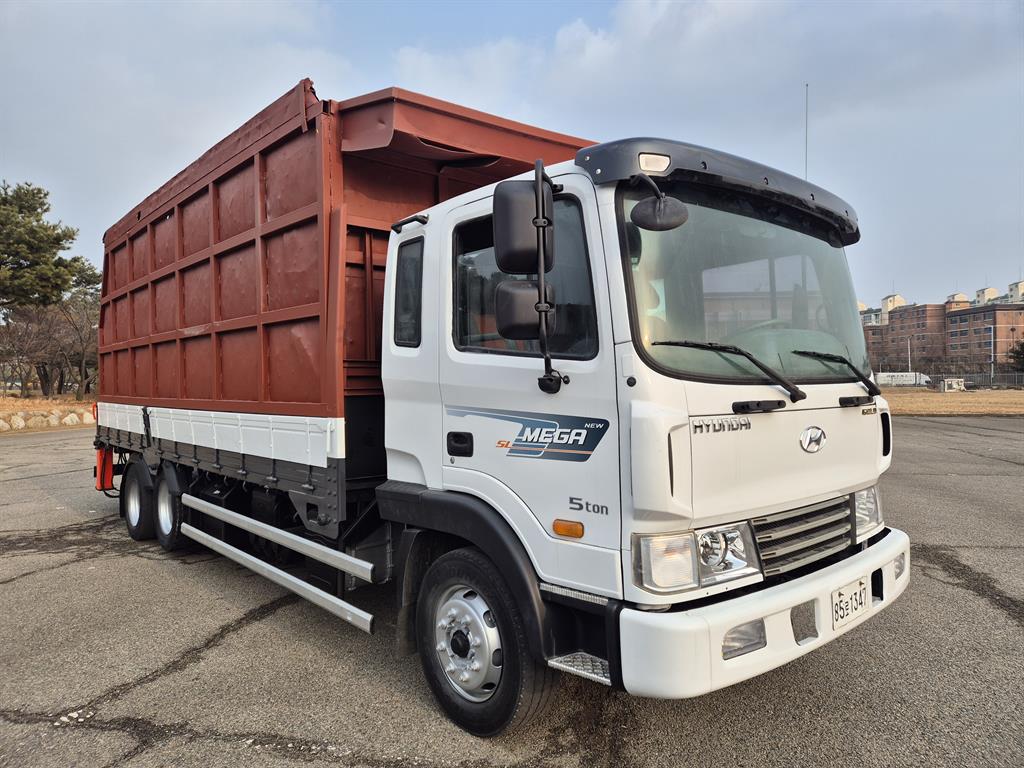 현대 Mega Truck 5т Урт бие Plus