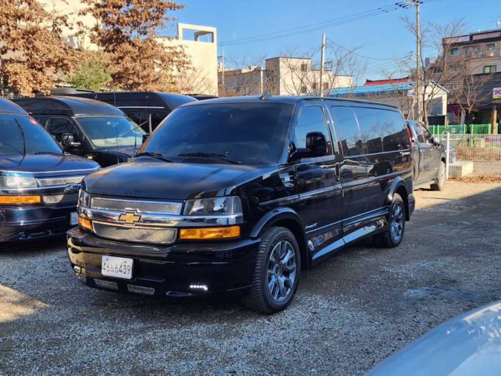 Chevrolet Ikseupeureseubaen Van 6.5
