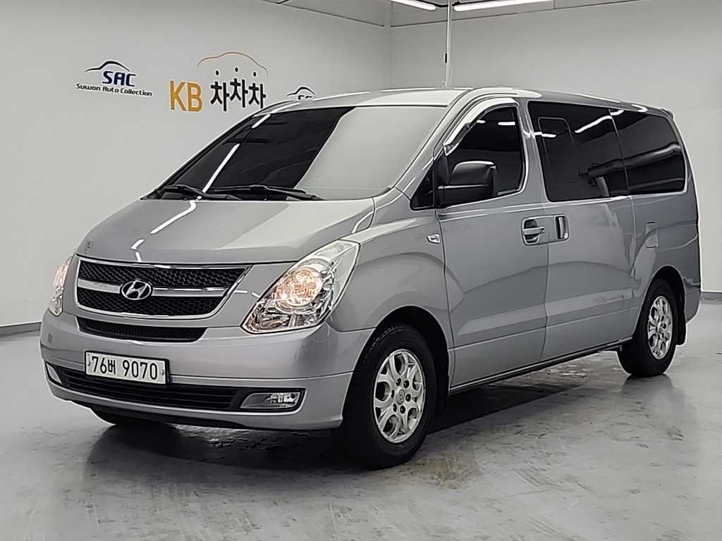 Hyundai Grand Starex 12 seats CVX Premium