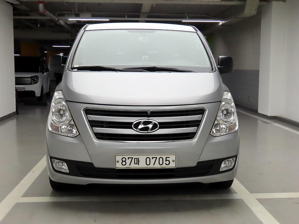 Hyundai Grand Starex 5 seats Van Smart