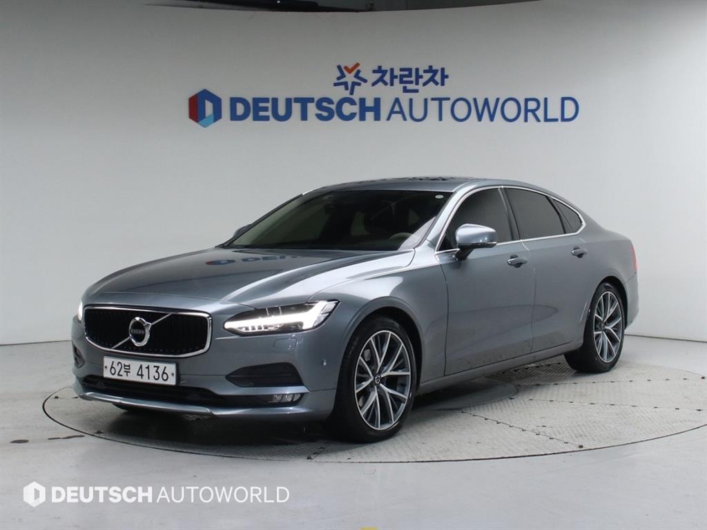Volvo S90 D5 AWD Momenteom